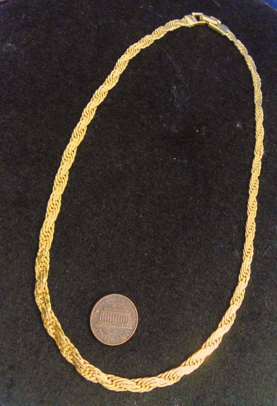 Vtg Trifari Shiny Gold Tone Fancy Flat Woven Chain Textured Choker Necklace 18"